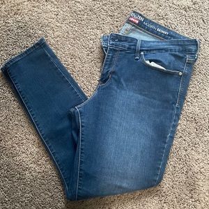 Size 14 32x32 Denizen Levi’s
